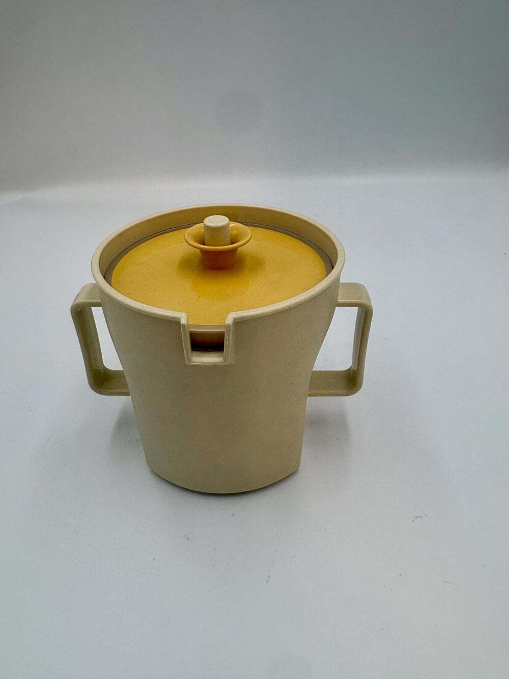 Vintage Tupperware Creamer #1414 — Almond & Harvest Gold Push-N-Seal Lid, 1970s